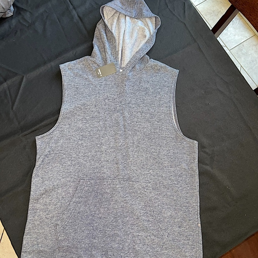 NWT Navy cut sleeve hoodie, Size large .